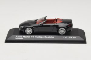 Aston Martin V8 Vantage Roadster Noir Métallisé Minichamps 1:43 400137431 Métal