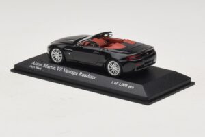 Aston Martin V8 Vantage Roadster Noir Métallisé Minichamps 1:43 400137431 Métal — image 3 sur 4