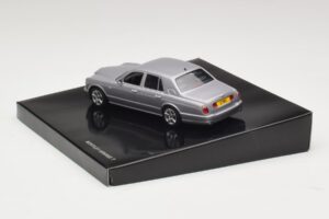 Bentley Arnage T Silver Tempest Minichamps 1:43 BL326 Métal — image 3 sur 4