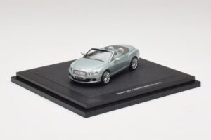 Bentley Continental GTC Light Grey Metallic Minichamps 1:43 Bentley Continental GTC Light Grey Metallic Minichamps 1:43 BL907 Métal