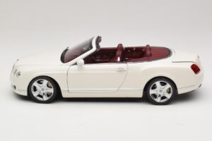 Bentley Continental GTC Blanc Boîte De Remplacement Minichamps 1:18 100139032-R1 Métal — image 4 sur 8