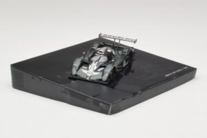 Bentley EXP Speed 8 LMP900 #8 A. Wallace / B. Leitzinger 24 Hours of Le Mans 2002 Minichamps 1:43 403021308 Métal — image 2 sur 4