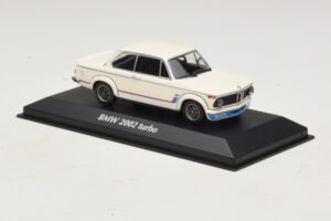 BMW 2002 Turbo Blanc Maxichamps 1:43 940022201 Métal — image 3 sur 4