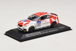 BMW M235i Bong Motorsport #307 Nett / Akata 24 Hours of Nurburgring 2015 Minichamps 1:43 437152507 Métal — image 2 sur 4