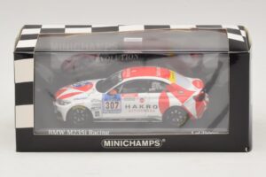 BMW M235i Bong Motorsport #307 Nett / Akata 24 Hours of Nurburgring 2015 Minichamps 1:43 437152507 Métal — image 4 sur 4