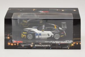 BMW Z4 GT3 Need for Speed Team #4 Hartung / Viebahn 24 Hours of Nürburgring 2011 Minichamps 1:43 437112904 Métal — image 5 sur 5