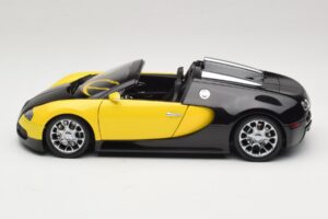 Bugatti Veyron Grand Sport Black Lemon Minichamps 1:18 100110831 Métal — image 4 sur 8