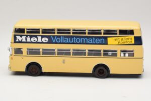 Bussing D2U Heckturen Miele Minichamps 1:43 439071086 Métal — image 3 sur 6