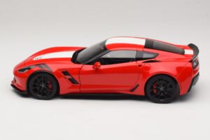 Chevrolet Corvette C7 Grand Sport Rouge avec Rayures Blanches AUTOart 1:18 71274 Composite — image 4 sur 8