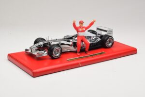 Ferrari F2004 #1 M. Schumacher Six Time World Champion 2004 Chrome Argent Hot Wheels 1:18 C7332 Métal