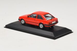 Ford Escort Mk3 3 Portes Rouge Minichamps 1:43 400085000 Métal — image 3 sur 4
