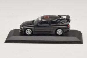 Ford Escort RS Cosworth Noir Métallisé Minichamps 1:43 430082106 Métal
