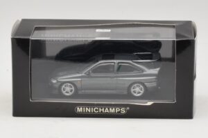 Ford Escort RS Cosworth Vert Foncé Métallisé Minichamps 1:43 430086300 Métal — image 4 sur 4