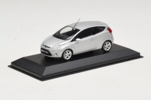 Ford Fiesta Mk7 Moondust Silver Metallic Minichamps 1:43 403088003 Métal — image 2 sur 4