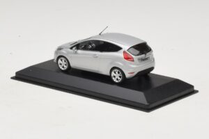 Ford Fiesta Mk7 Moondust Silver Metallic Minichamps 1:43 403088003 Métal — image 3 sur 4