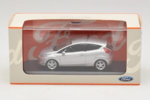 Ford Fiesta Mk7 Moondust Silver Metallic Minichamps 1:43 403088003 Métal — image 4 sur 4