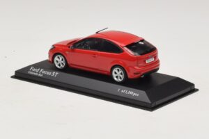 Ford Focus ST Mk2 Rouge Minichamps 1:43 400087301 Métal — image 3 sur 4