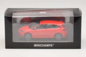 Ford Focus ST Mk3 Rouge Minichamps 1:43 410081001 Métal — image 4 sur 4