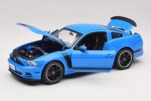 Ford Mustang Boss 302 S197 Bleu Shelby Collectibles 1:18 25414S Métal — image 2 sur 8