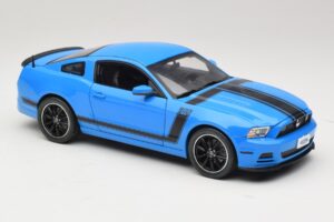 Ford Mustang Boss 302 S197 Bleu Shelby Collectibles 1:18 25414S Métal — image 6 sur 8