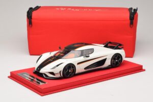 Koenigsegg Regera Blanc avec Carbone Noir FrontiArt 1:18 REMC043 Résine — image 7 sur 7