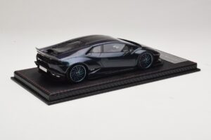 Lamborghini Huracan Liberty Walk Chameleon Blue GS Model 1:18 REMC045 Résine — image 2 sur 7
