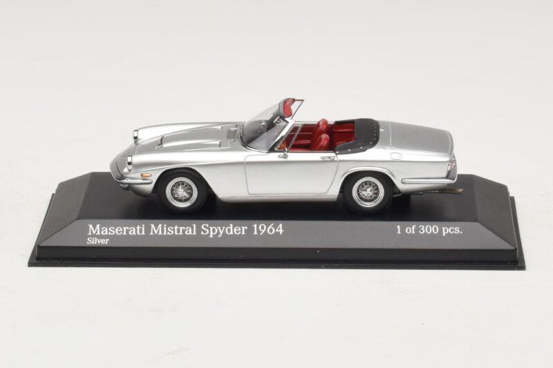 Maserati Mistral Spyder Argent Minichamps 1:43 Maserati Mistral Spyder Argent Minichamps 1:43 437123431 Métal