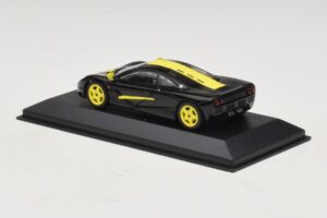 McLaren F1 Noir Avec Rayures Jaunes Minichamps 1:43 MCLAREN004 Métal — image 2 sur 4