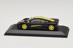 McLaren F1 Noir Avec Rayures Jaunes Minichamps 1:43 MCLAREN004 Métal — image 3 sur 4