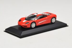 McLaren F1 Rouge Avec Rayures Blanches Minichamps 1:43 MCLAREN005 Métal