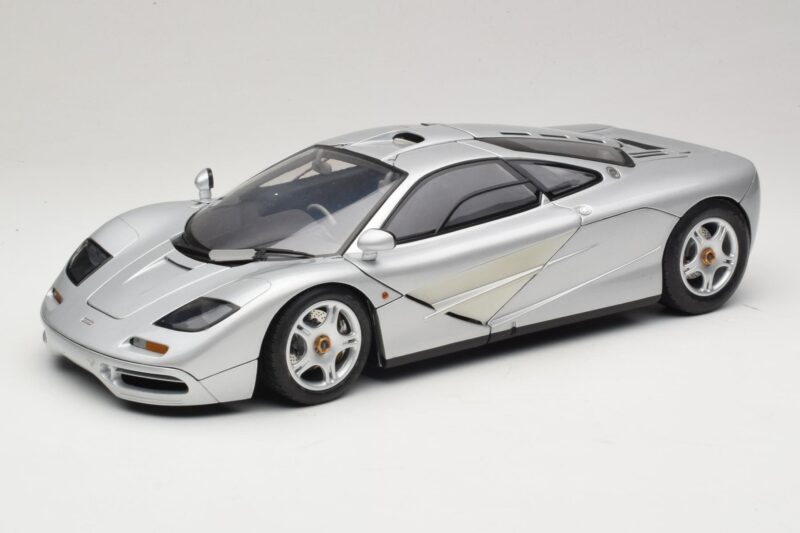 McLaren F1 Argent Minichamps 1:12 530133123 Métal