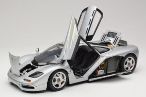 McLaren F1 Argent Minichamps 1:12 530133123 Métal — image 2 sur 8