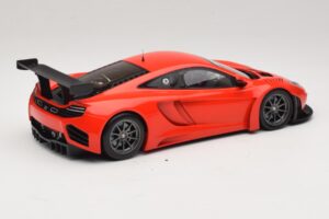 McLaren MP4-12C GT3 Rouge 2013 Minichamps 1:18 151121392 Métal — image 2 sur 6