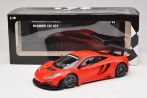 McLaren MP4-12C GT3 Rouge 2013 Minichamps 1:18 151121392 Métal — image 6 sur 6