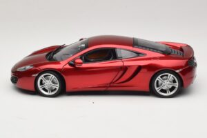 McLaren MP4-12C Rouge Métallisé Minichamps 1:18 110133022 Métal — image 4 sur 8