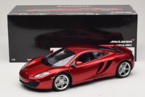 McLaren MP4-12C Rouge Métallisé Minichamps 1:18 110133022 Métal — image 8 sur 8