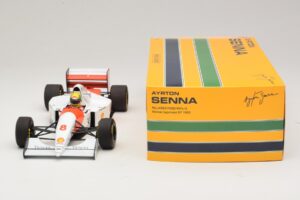 McLaren MP4/8 Ford #8 A. Senna Winner Japanese GP 1993 Minichamps 1:18 540931878 Métal — image 3 sur 7