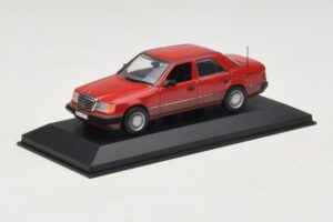 Mercedes 300D W124 Turbo Rouge Minichamps 1:43 3210 Métal — image 2 sur 4