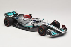 Mercedes AMG Petronas W13 E Performance #63 G. Russell Spanish GP 2022 Minichamps 1:18 110220063 Métal — image 4 sur 7