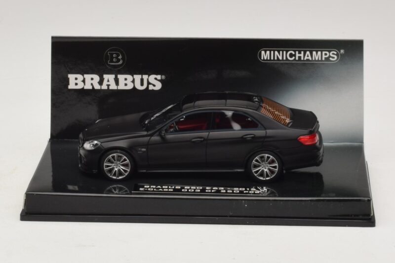 Mercedes Brabus 850 E63 W212 Noir Mat Minichamps 1:43 Mercedes Brabus 850 E63 W212 Noir Mat Minichamps 1:43 437034101 Métal