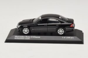 Mercedes E-Class W211 Noir Métallisé Minichamps 1:43 400036001 Métal
