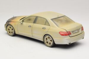 Mercedes E-Class W212 Brûlée Dubaï Voiture D'art Minichamps 1:18 MB008 Métal — image 5 sur 6