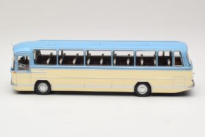 Mercedes O302 Bleu Crème Minichamps 1:43 439035181 Métal — image 3 sur 6