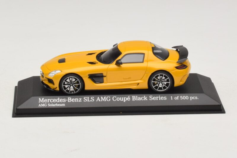 Mercedes SLS AMG C197 Black Series Doré Minichamps 1:43 Mercedes SLS AMG C197 Black Series Doré Minichamps 1:43 437033022 Métal