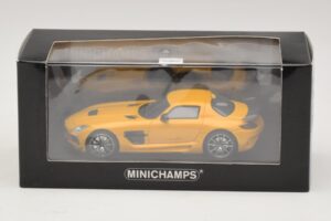 Mercedes SLS AMG C197 Black Series Doré Minichamps 1:43 437033022 Métal — image 4 sur 4