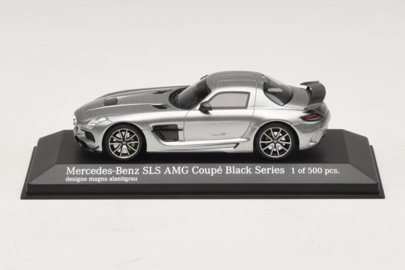Mercedes SLS AMG C197 Black Series Gris Métallisé Minichamps 1:43 437033024 Métal