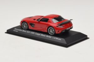 Mercedes SLS AMG C197 Black Series Rouge Minichamps 1:43 437033021 Métal — image 3 sur 4