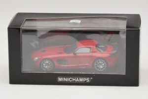 Mercedes SLS AMG C197 Black Series Rouge Minichamps 1:43 437033021 Métal — image 4 sur 4