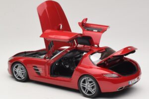 Mercedes SLS AMG C197 Rouge Métallisé Minichamps 1:18 100039020 Métal — image 5 sur 8