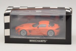 Mercedes SLS AMG GT3 Street Orange Minichamps 1:43 410113204 Métal — image 4 sur 4